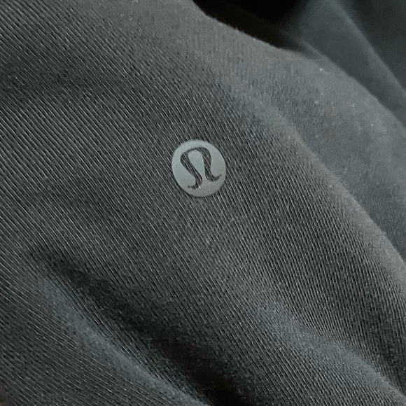 3/$100 Lululemon Hugged Waist Cotton Zip Hoodie Black size 6 - Picture 4 of 8